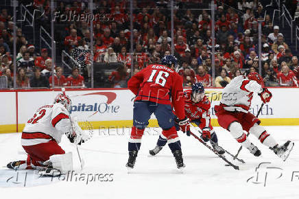 NHL: Carolina Hurricanes at Washington Capitals