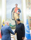 Maduro recibe al fiscal de la CPI antes del lanzamiento de un plan de trabajo conjunto