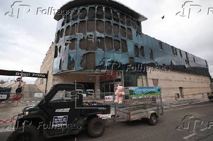 Damage at Kyriat Shmona mall following pre-ceasefire rocket hit