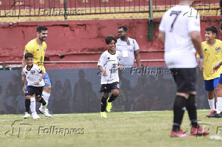 Jogo de despedida do jogador paulinho no caninde em so paulo