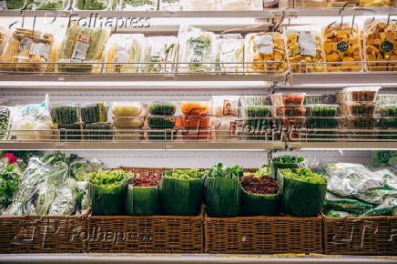 Embalagens ecolgicas no supermercado Emprio Santa Luzia