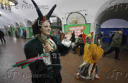 Ukrainian carol singers celebrate Christmas in downtown Kyiv