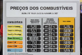 Postos de combustveis da regio central de Porto Alegre aguardam reduo nos valores do diesel