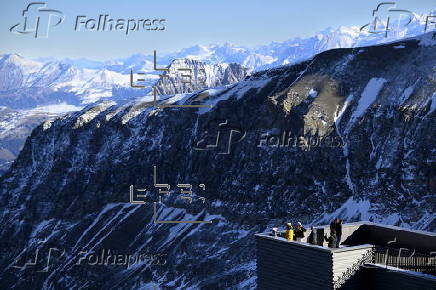 Swiss Alps restaurant reopens after fire