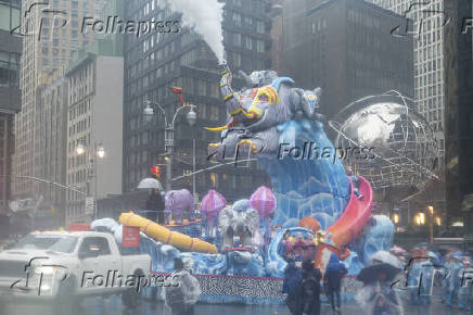 Desfile anual do dia de ao de graas da macy's acontece na cidade de nova york