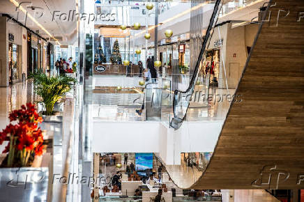 Folhapress - Fotos - Vista interna do Shopping JK Iguatemi