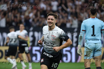 Corinthians e Atltico-GO pelo Campeonato Brasileiro