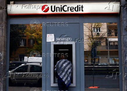 FILE PHOTO: The UniCredit bank in Rome