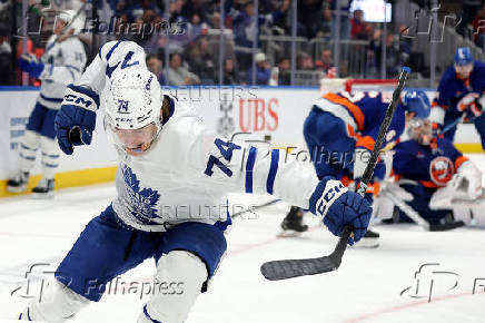 NHL: Toronto Maple Leafs at New York Islanders