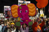 MANIFESTACIN FAMILIARES REHENES ISRAELIES EN TEL AVIV