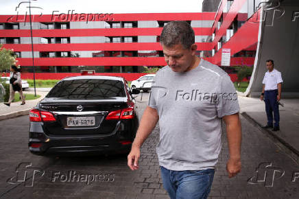 Gustavo Bebianno deixa o hotel onde mora, em Braslia (DF)