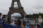 Preparativos para a cerimnia de abertura dos Jogos  de Paris
