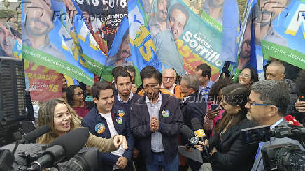 O candidato e prefeito de So Paulo Ricardo Nunes faz caminhada na Bela Vista