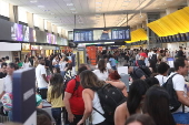 Movimentao intensa de passageiros  no saguo do Aeroporto de Congonhas