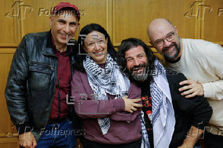 La poeta palestina Rafeef Ziadah, referente internacional de la lucha contra el genocidio en Gaza, presenta en Santiago su recital potico 