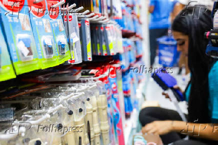 Volta s aulas compras de materiais escolares