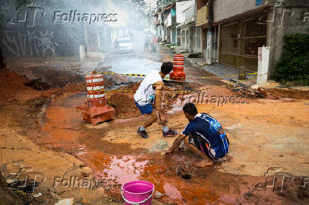 Tubulao rompida causa transtorno Osasco