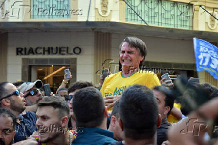 Bolsonaro  esfaqueado durante campanha em Juiz de Fora (MG)