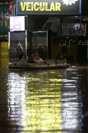 Folhapress Fotos Chuva Causa Deslizamento E Alagamento Em Franco Da Rocha Sp