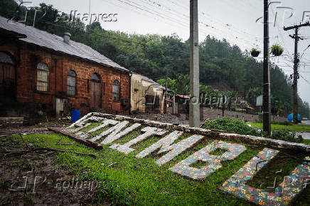 Destruio causada pelas chuvas em Sinimbu (RS)