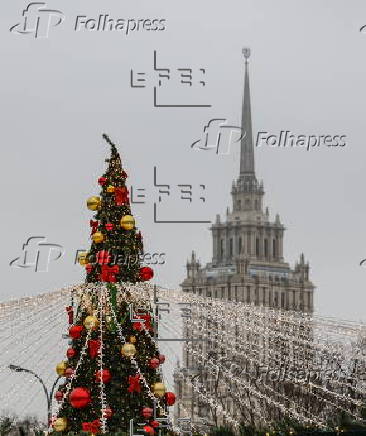 Preparations for the New Year and Christmas festivities in Moscow