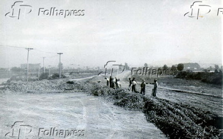 1951Pavimentao da rodovia Dutra.