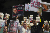 MANIFESTACIN FAMILIARES REHENES ISRAELIES EN TEL AVIV