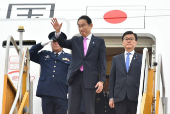 El primer ministro japons deja Paraguay y viaja a Brasil, ltima escala de su gira