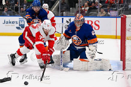 NHL: Detroit Red Wings at New York Islanders