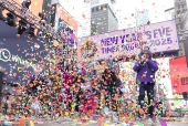 Pessoas participam do Teste de Confete de Vspera de Ano Novo na Times Square