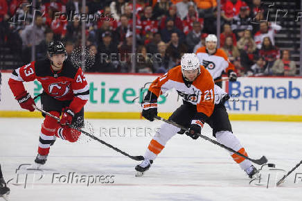 NHL: Philadelphia Flyers at New Jersey Devils