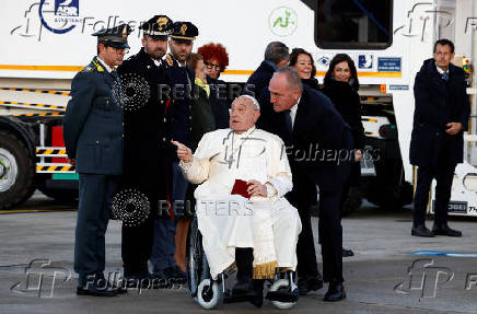 Pope Francis boards the papal plane for his apostolic visit to Corsica, at Fiumicino airport