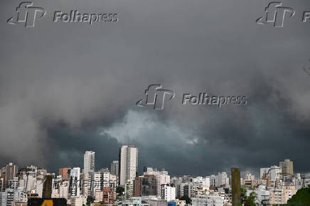 Nuvens carregadas anunciam chuva em Caxias do Sul (RS)