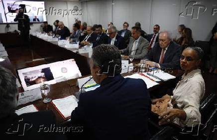 Autoridades fazem reunio sobre as queimadas no Brasil