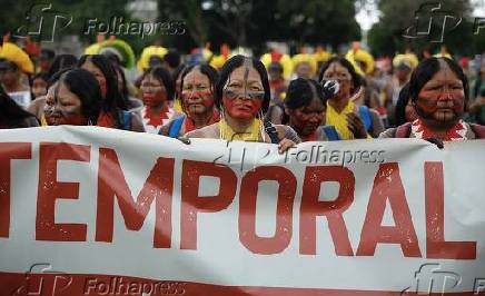 Indgenas de vrias etnias protestam contra o Marco Temporal