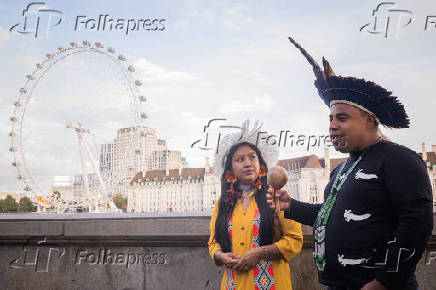 Protesto em frente ao Big Ben e a London Eye, em Londres