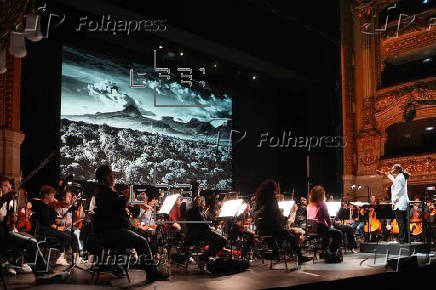 Sebastio Salgado fusionar sus imgenes con msica de Philip Glass y Villa-Lobos en Liceu