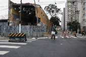 Prefeitura isola quarteiro condenado em So Paulo