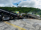 Traffic accident after a packed bus collided with a truck, at the Fernao Dias national highway