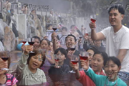 2024 Beaujolais Nouveau wine release event at hot spring in Hakone