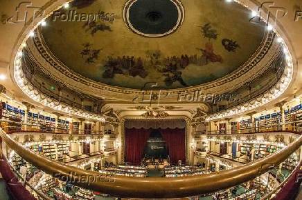 Vista interna da livraria El Ateneo Grand Splendid, em Buenos Aires, na Argentina