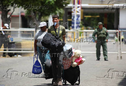 Border between Venezuela and Colombia closes before Venezuela's presidential election, in Tachira