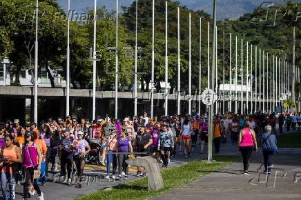 Unos 600 venezolanos asisten a caminata convocada por la UE contra la violencia a la mujer