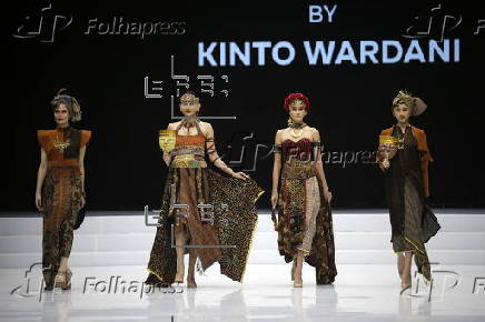 Kinto Wardani - Runway - Indonesia Fashion Week 2024