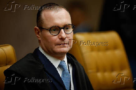 O ministro do STF Cristiano Zanin, em sesso plenria da corte
