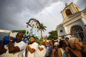 Decenas de devotos veneran a la Virgen de Regla en vsperas del da de la Patrona de Cuba