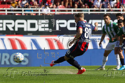 El futbolista espaol ker Muniain anota su primer gol con San Lorenzo