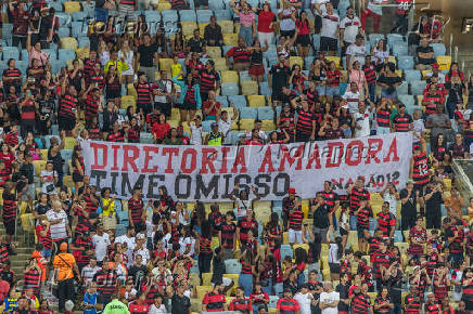 partida entre flamengo e athletico