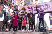 Pessoas participam do Teste de Confete de Vspera de Ano Novo na Times Square