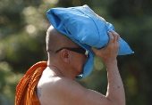 Public warned of health risks from extreme hot weather